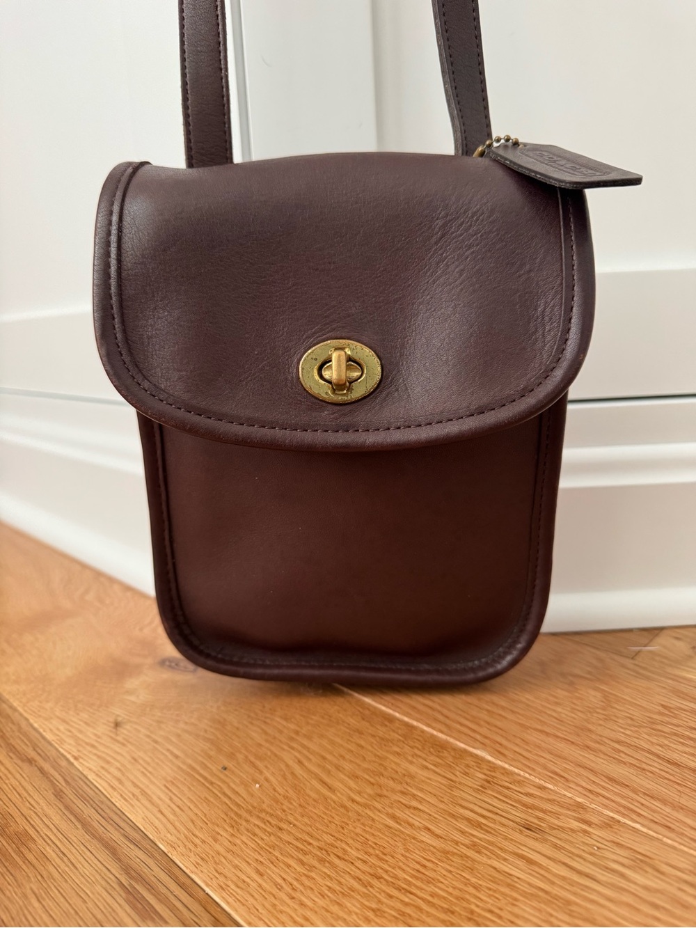 Vintage Coach Small Sidepack 9978 in Mahogany with Hang Tag